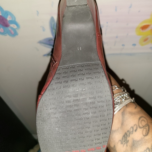EUC Miz Mooz Wine Tallys Heeled Booties Size 11 - Picture 5 of 8